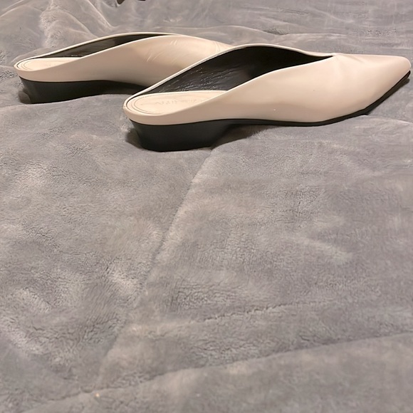 Alumnae White Ivory Pointy Toe Low Heel Mules Shoes - Picture 6 of 8